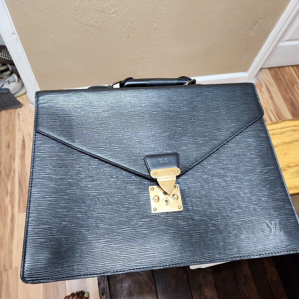 Lv brief case